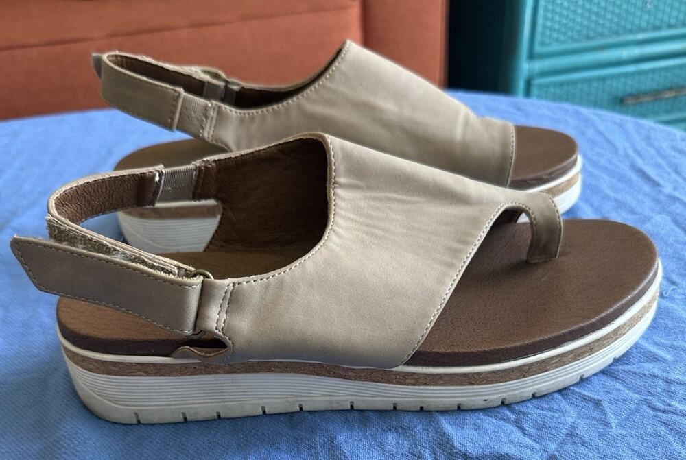 Adrienne Vittadini Sport Tan Slingback Sandal Wedge Platform Comfort Neutral 9